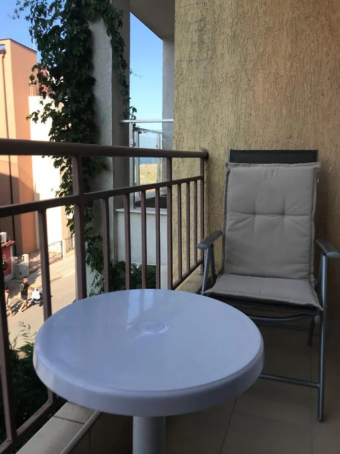 Apartment Familienapartment Am Strand In Primorsko Bulgaria